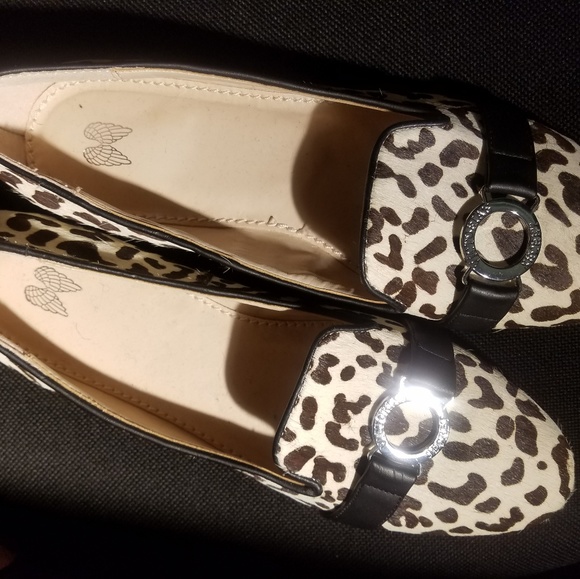Victoria's Secret Shoes - Flats. Leopard print